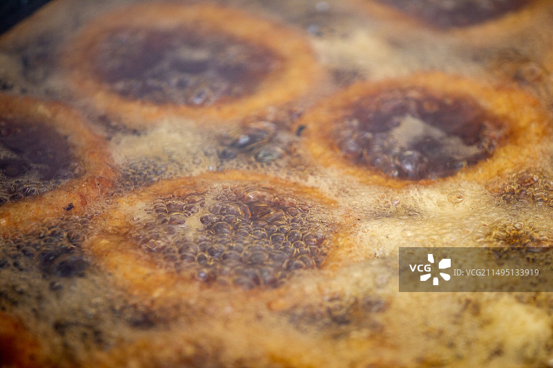 四川省内江市东兴区椑木镇特色美食小吃板板桥油炸粑图片素材