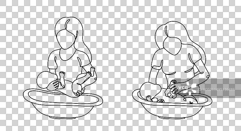 给婴儿洗澡图片素材