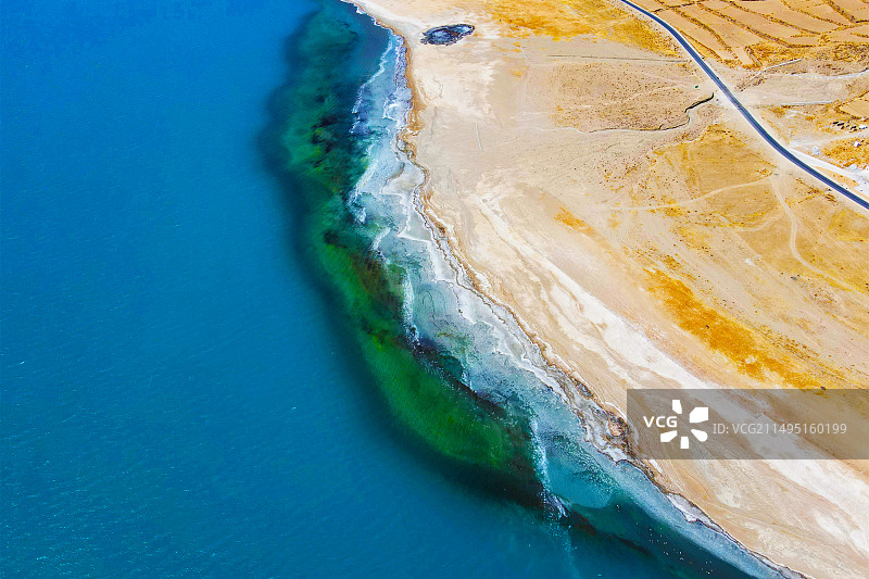 西藏神圣湖泊羊卓雍错图片素材