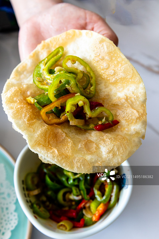 一块宁夏烫面油香饼图片素材