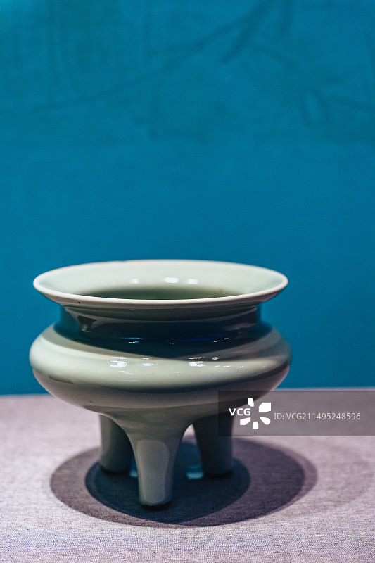 北京大运河博物馆展清雍正青釉三足鬲式炉（故宫博物院藏）图片素材