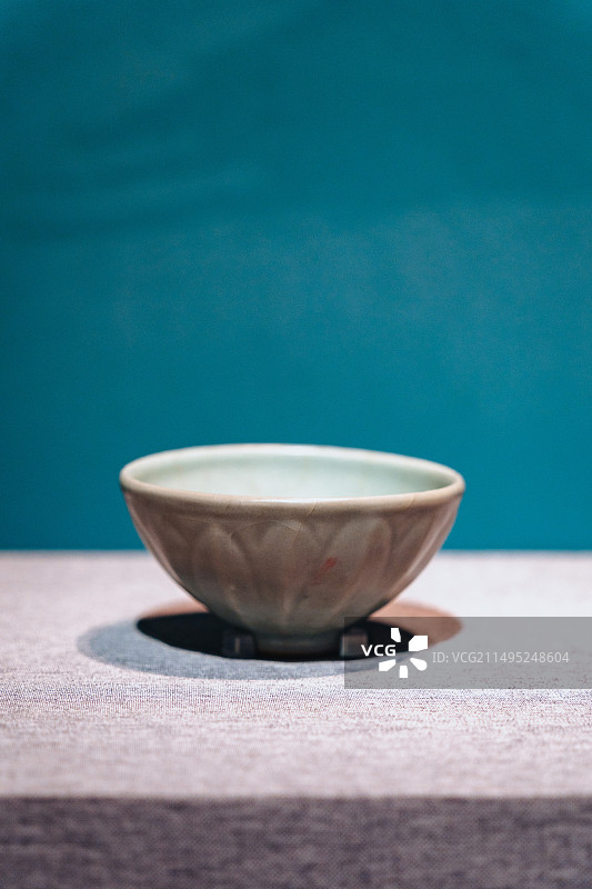 北京大运河博物馆展宋龙泉窑青釉刻莲瓣纹碗（故宫博物院藏）图片素材
