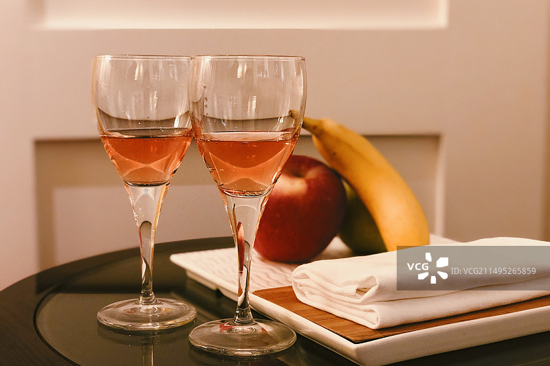 酒店香槟水果特写 情人节 520浪漫节日图片素材