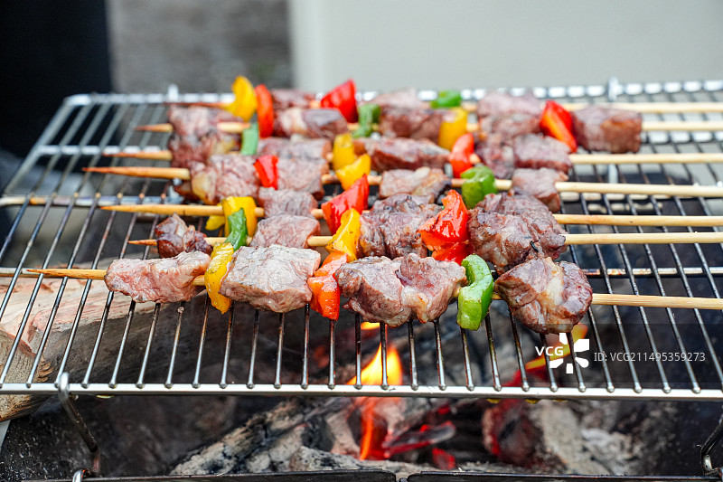 炭火烤肉串图片素材