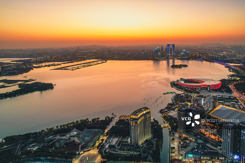 苏州金鸡湖黄昏大鸟瞰图片素材