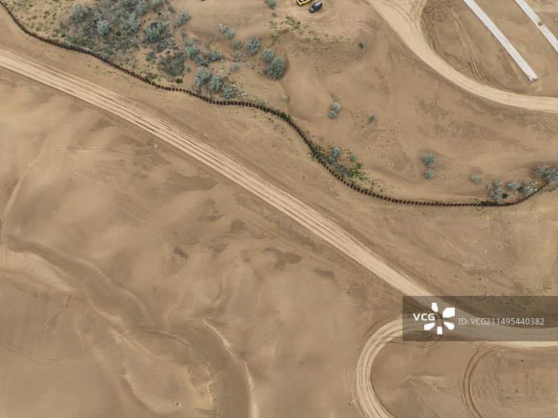 航拍内蒙古响沙湾旅游区莲花酒店风光图片素材