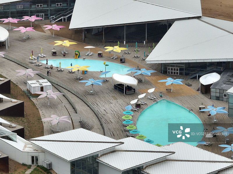 航拍内蒙古响沙湾旅游区莲花酒店风光图片素材