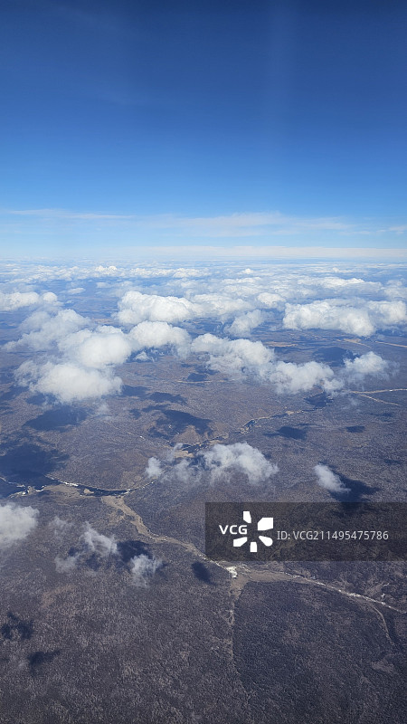 蓝天映衬下的风景图片素材