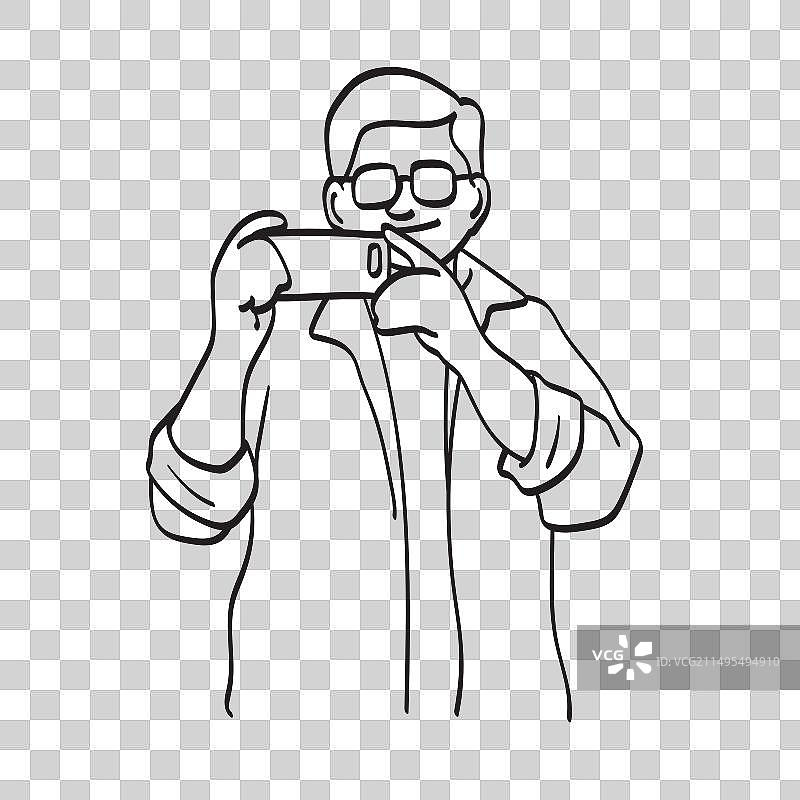 戴眼镜的男人用智能手机拍照图片素材