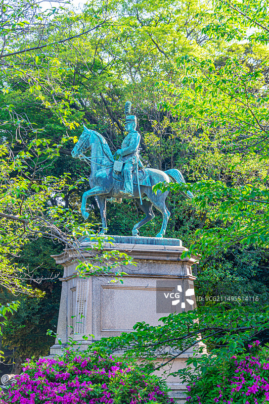 日本东京上野小松宫彰仁亲王铜像图片素材