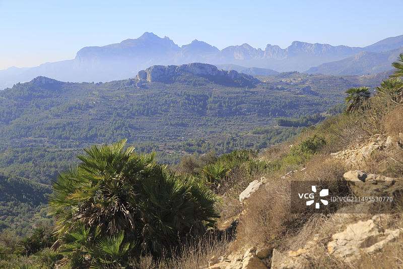 西班牙阿利坎特省塔贝纳的科尔德拉特斯山峰景观图片素材