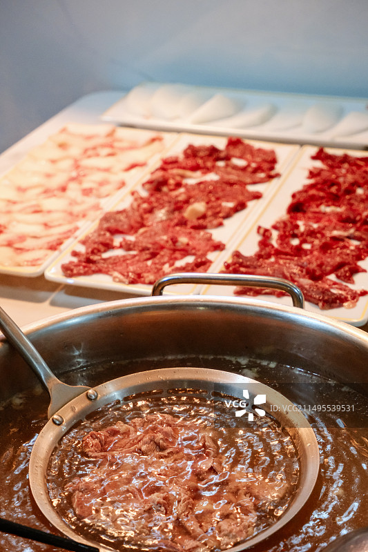 潮汕牛肉火锅 新鲜的牛肉图片素材