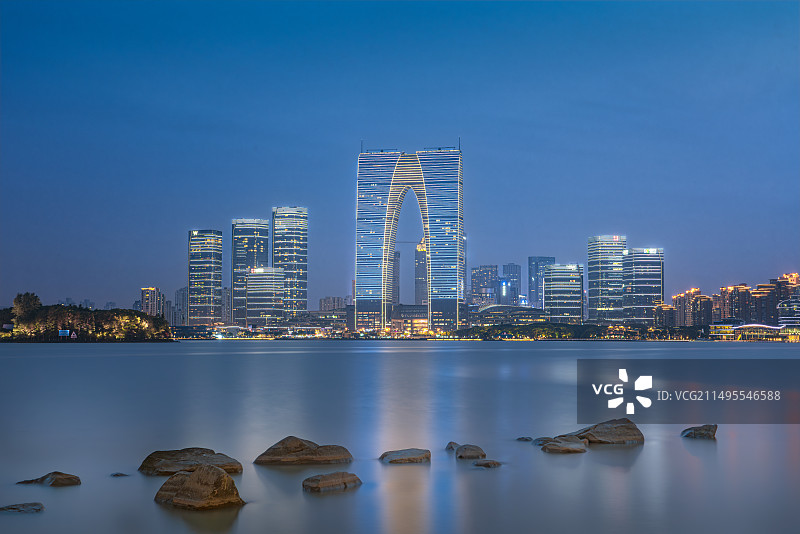 苏州金鸡湖东方之门图片素材