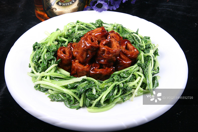 草头圈子红烧肥肠图片素材