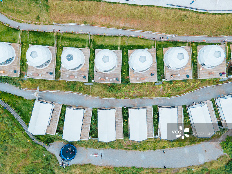 黄阳公路大桥旁的-一湖营地图片素材