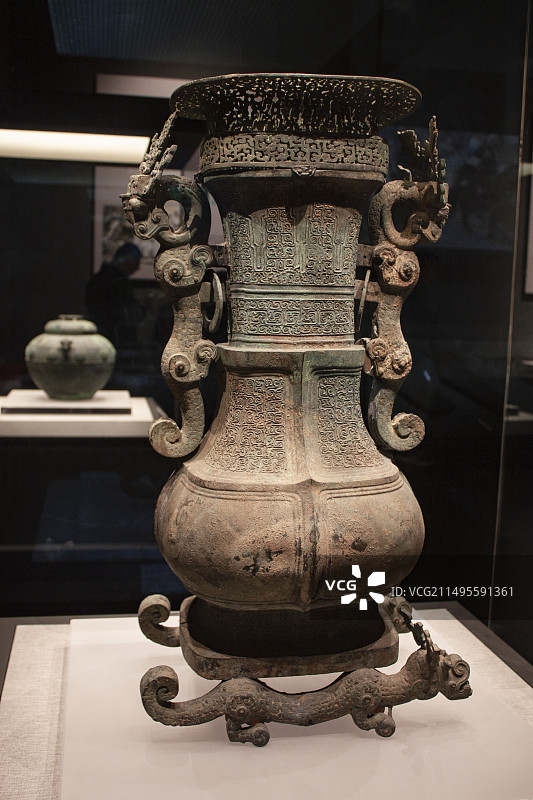 龙耳虎足方壶 河南省博物院图片素材