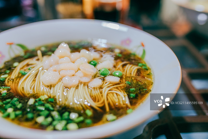 江南美食，苏式虾仁面图片素材