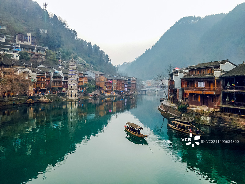 湖南湘西凤凰古城苗寨沱江江景图片素材