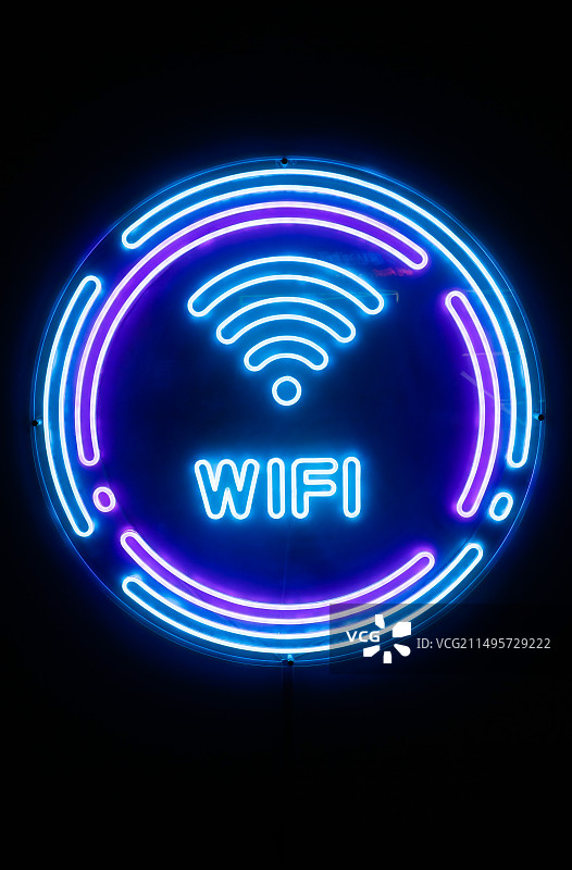 霓虹灯WIFI信号符号,信息科技背景。图片素材