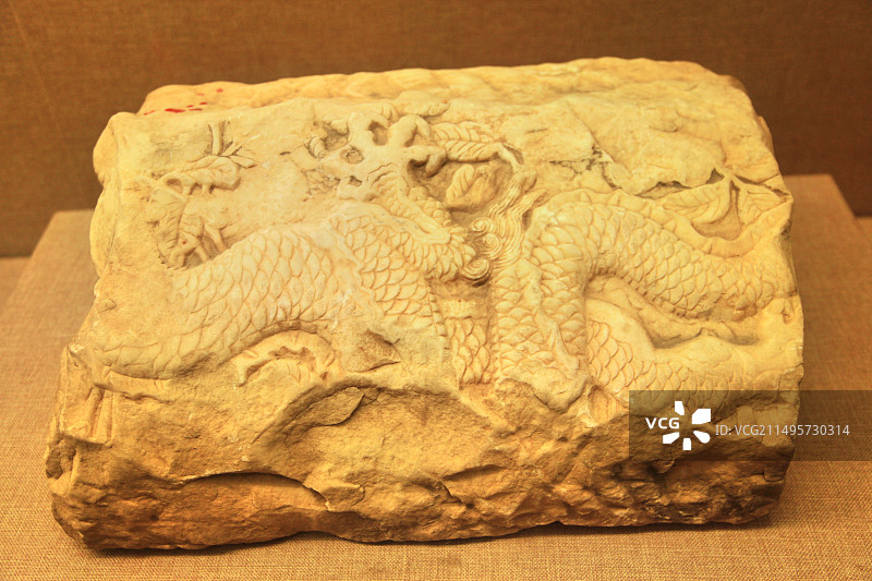 内蒙古正蓝旗元上都遗址汉白玉龙纹建筑构件图片素材