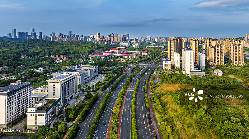 广西第一大道双向16车道南宁市五象新区玉洞大道图片素材