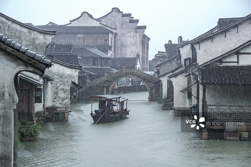 雨中的江南水乡乌镇 水乡建筑图片素材
