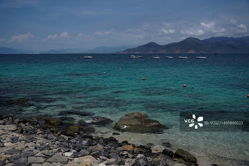 越南芽庄的海和沙滩风景图片素材