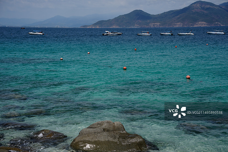 越南芽庄的海和沙滩风景图片素材