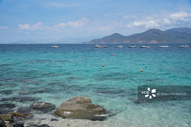 越南芽庄的海和沙滩风景图片素材