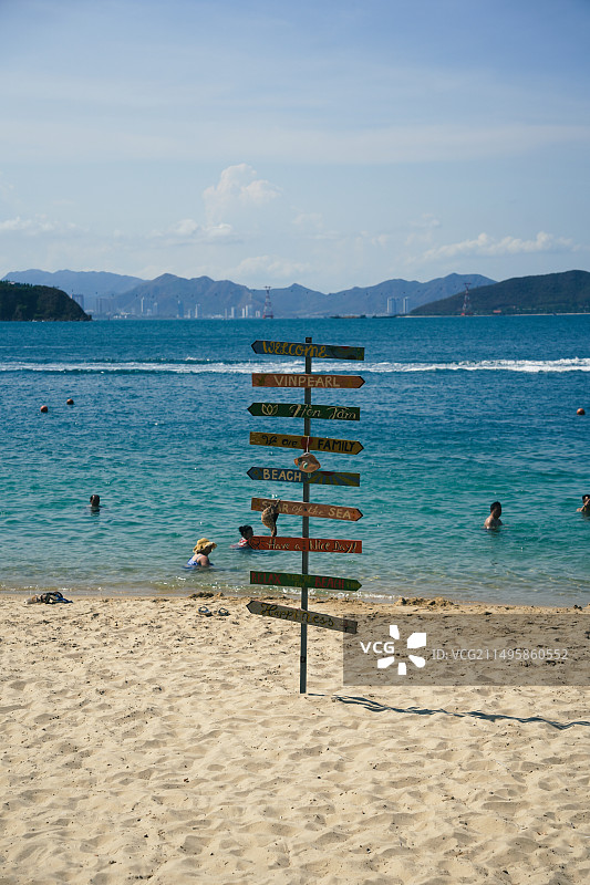 越南芽庄的海和沙滩风景图片素材