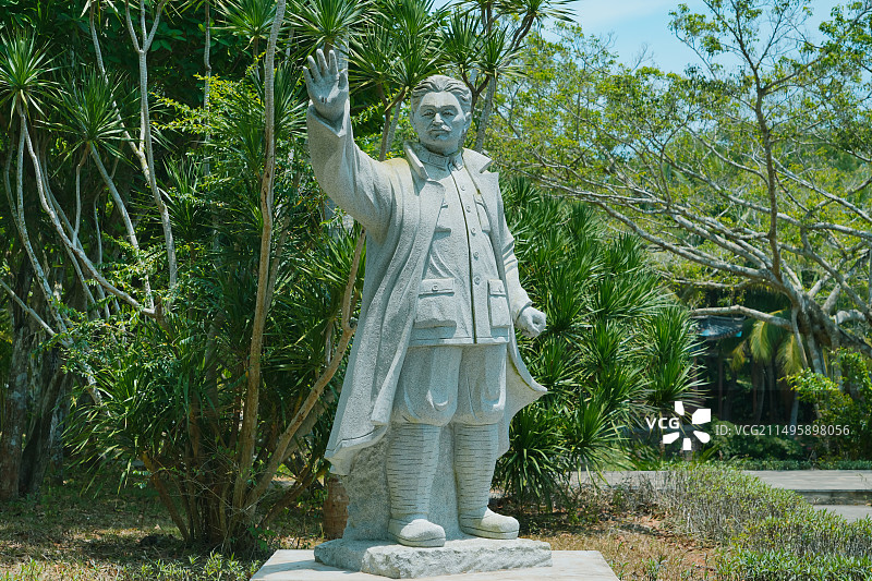 方志敏  海南省定安文笔峰盘古文化旅游区民族英雄园雕塑图片素材
