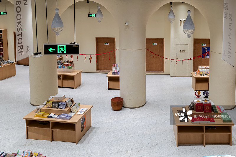 中国山东济南章丘华侨城欢乐荟几何书店图片素材