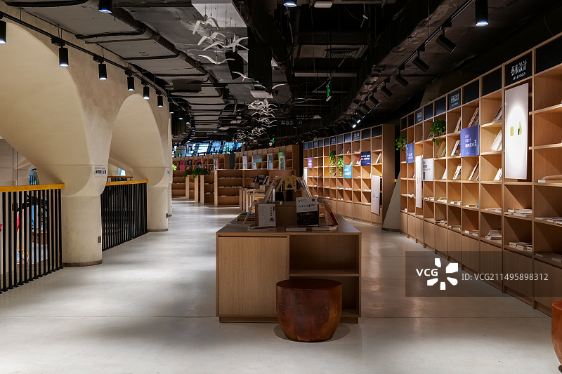 中国山东济南章丘华侨城欢乐荟几何书店图片素材