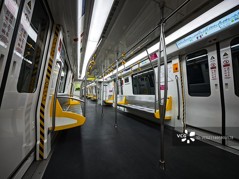 空旷的地铁图片素材