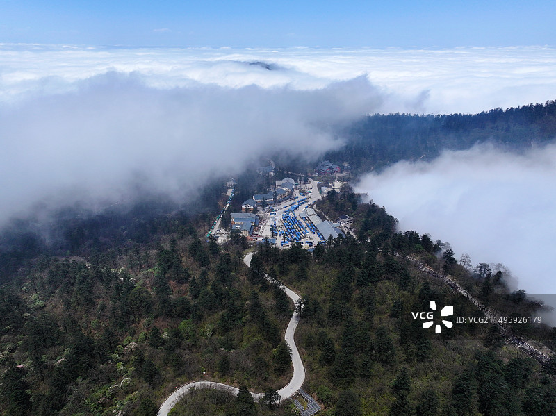 四川省乐山市峨眉山市峨眉山风景区雷洞坪接引殿航拍图片素材