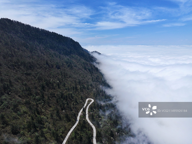 四川省乐山市峨眉山市峨眉山风景区雷洞坪接引殿航拍图片素材