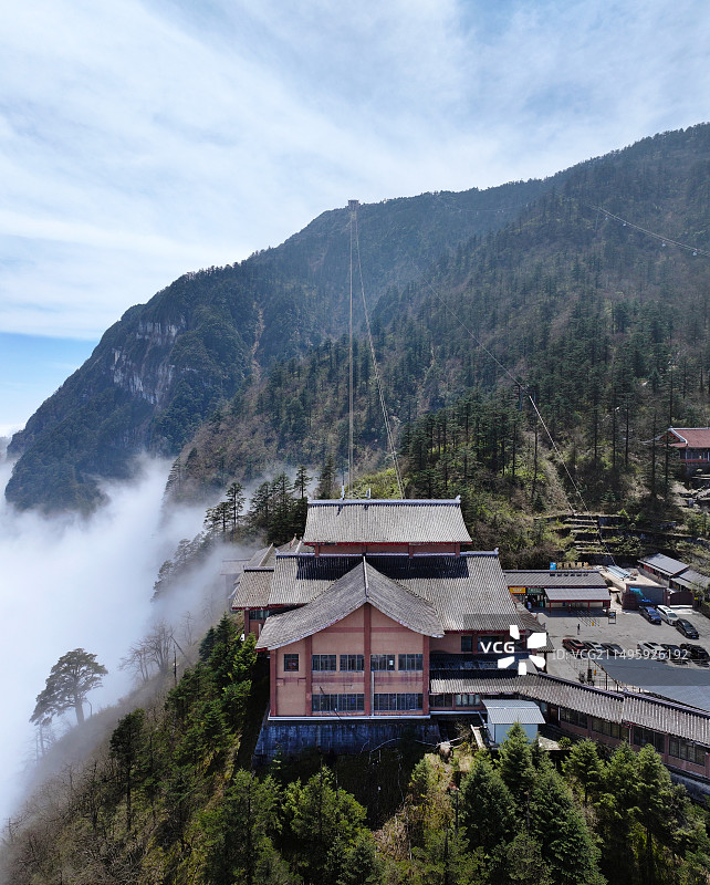 四川省乐山市峨眉山市峨眉山风景区雷洞坪接引殿航拍图片素材