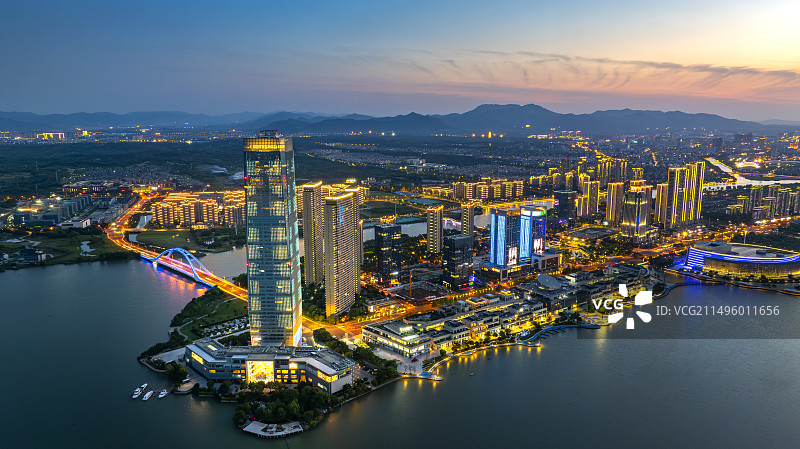 无锡宜兴东氿大厦夜景图片素材