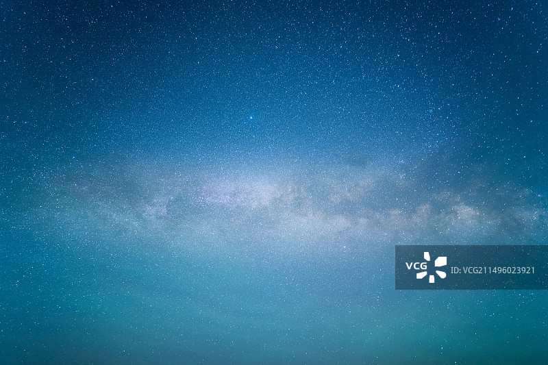 西部荒漠戈壁阿尔金山下的星空 荒漠公路图片素材