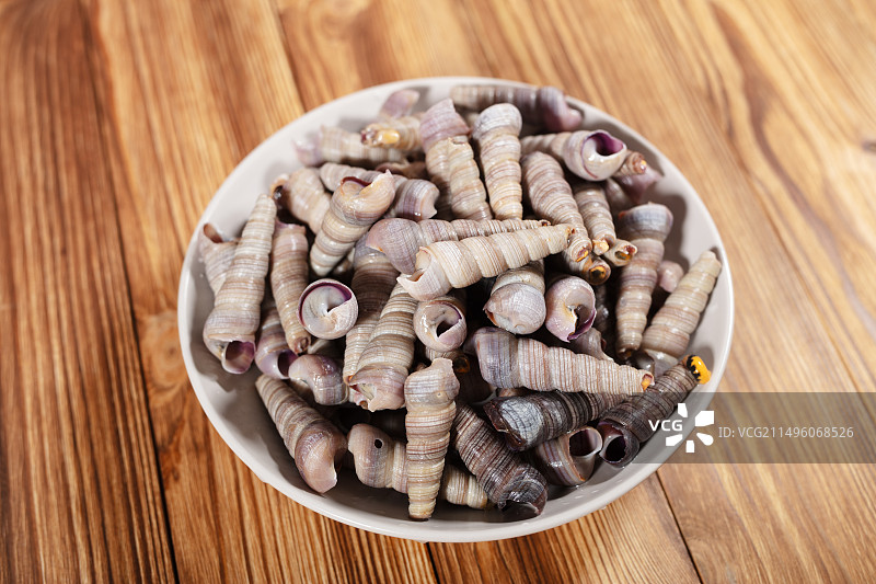 一盘处理干净的钉螺图片素材