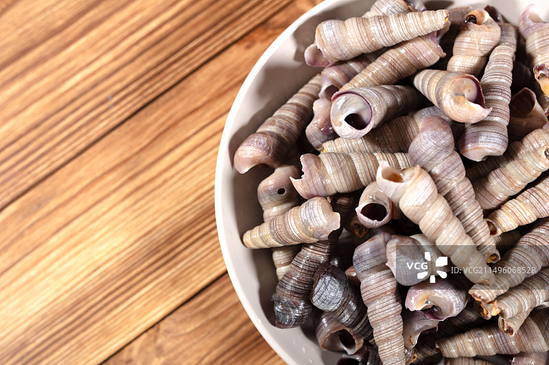 一盘处理干净的钉螺图片素材
