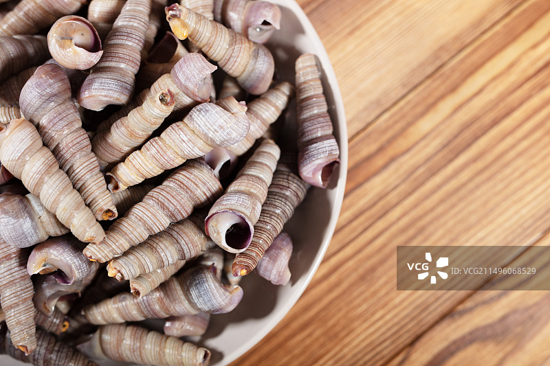 一盘处理干净的钉螺图片素材