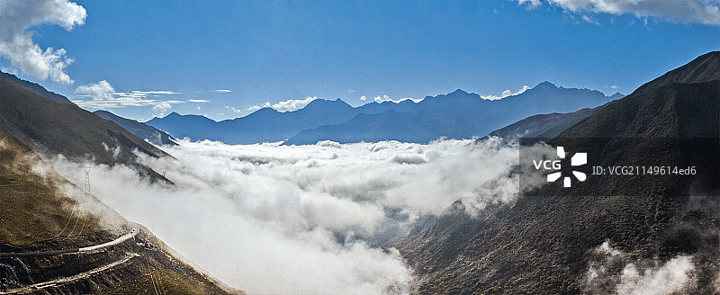 巴郎山云海图片素材