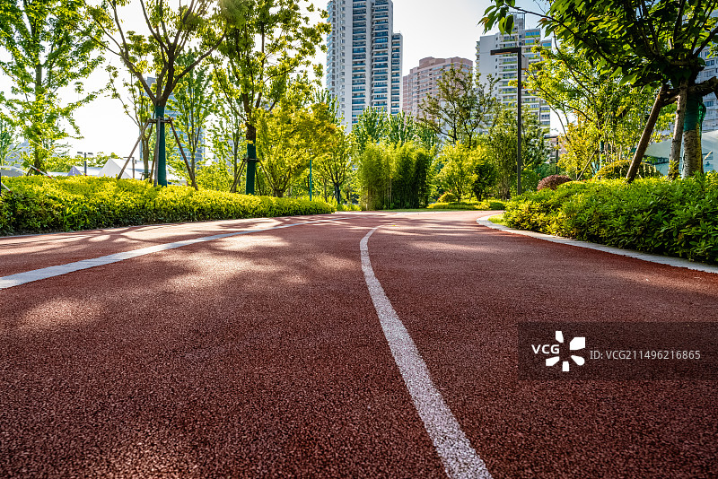 上海徐家汇体育公园的健身跑道图片素材