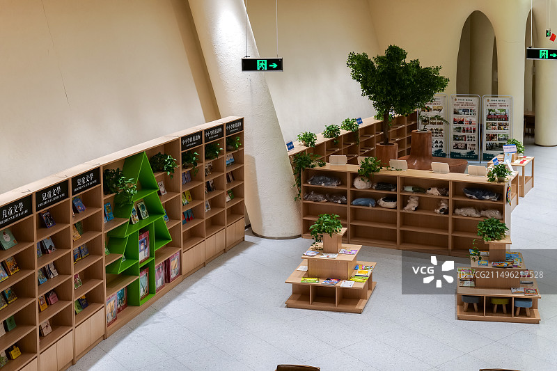 中国山东济南章丘华侨城欢乐荟几何书店图片素材