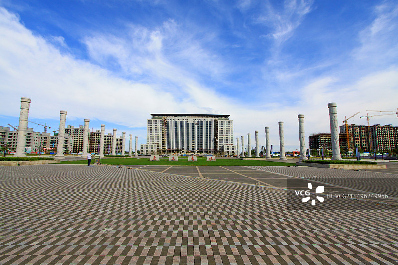 河北滦南蓝天下的大厦图片素材