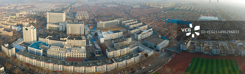 中国山东青岛莱西市第四中学、莱西市人民医院航拍图片素材