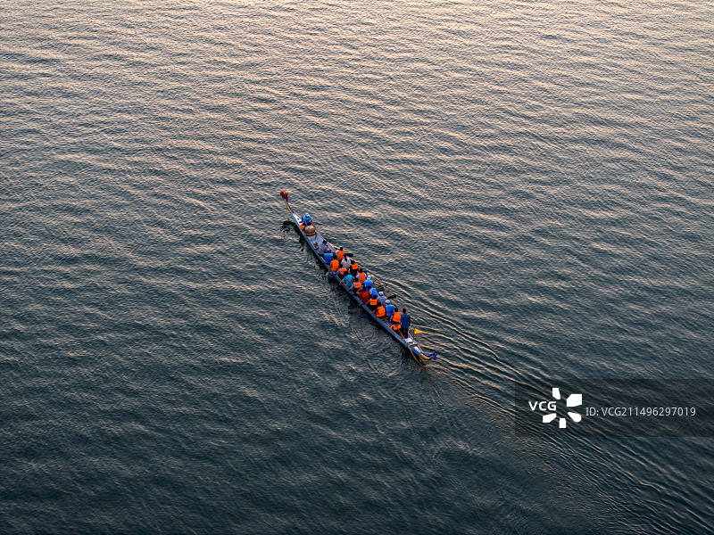 襄阳汉江划龙舟水上运动民俗城市风光图片素材