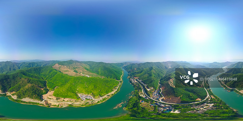 航拍视角下的澜沧江全景图图片素材