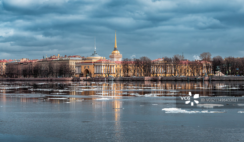 俄罗斯圣彼得堡涅瓦河畔风光图片素材